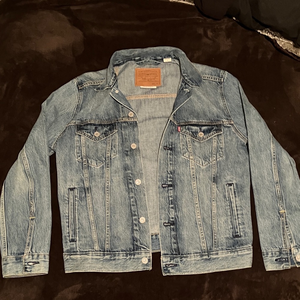 Levi's Men's Light Blue Denim Jacket practically new